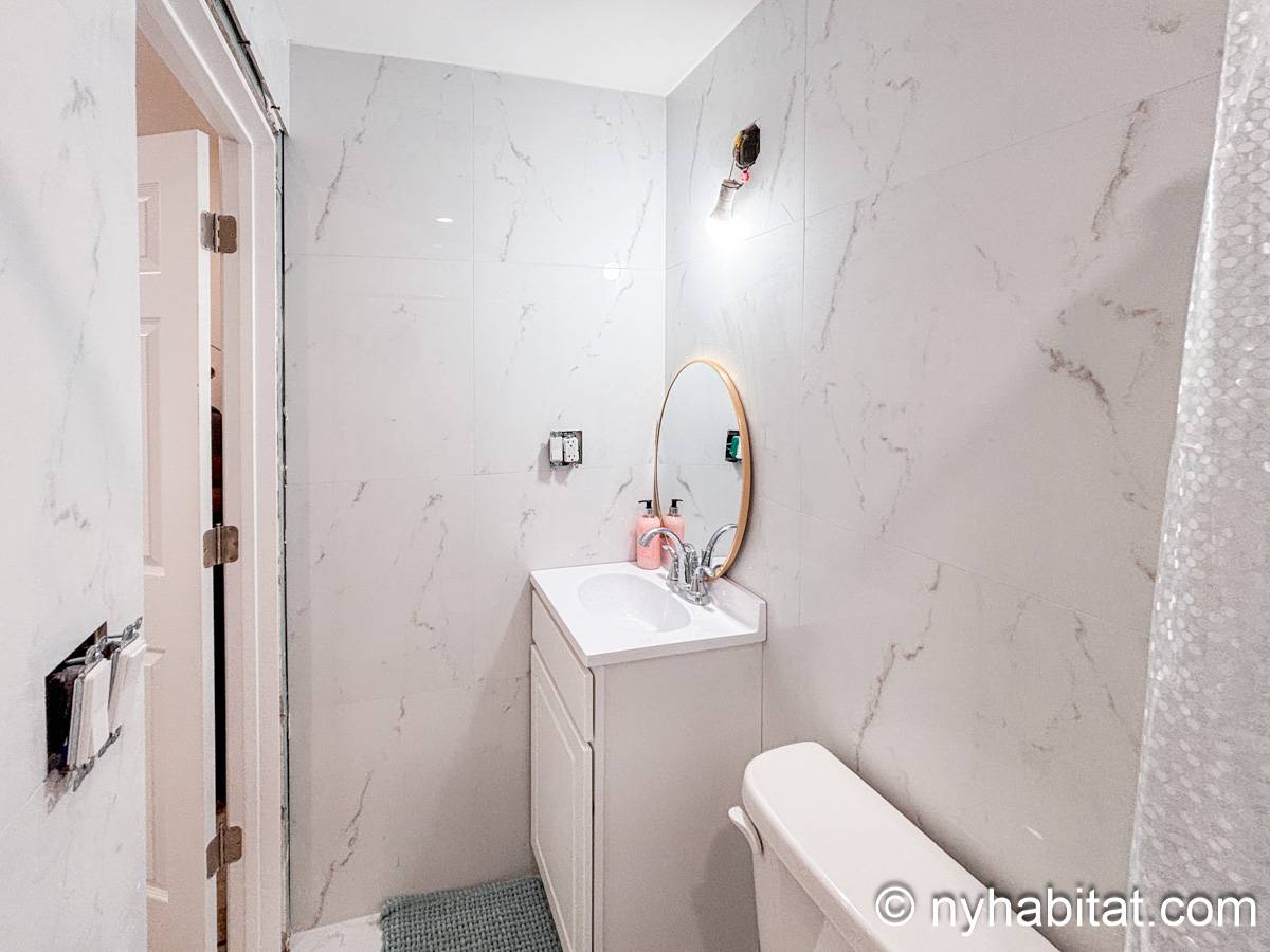 Badezimmer - Photo 2 von 2