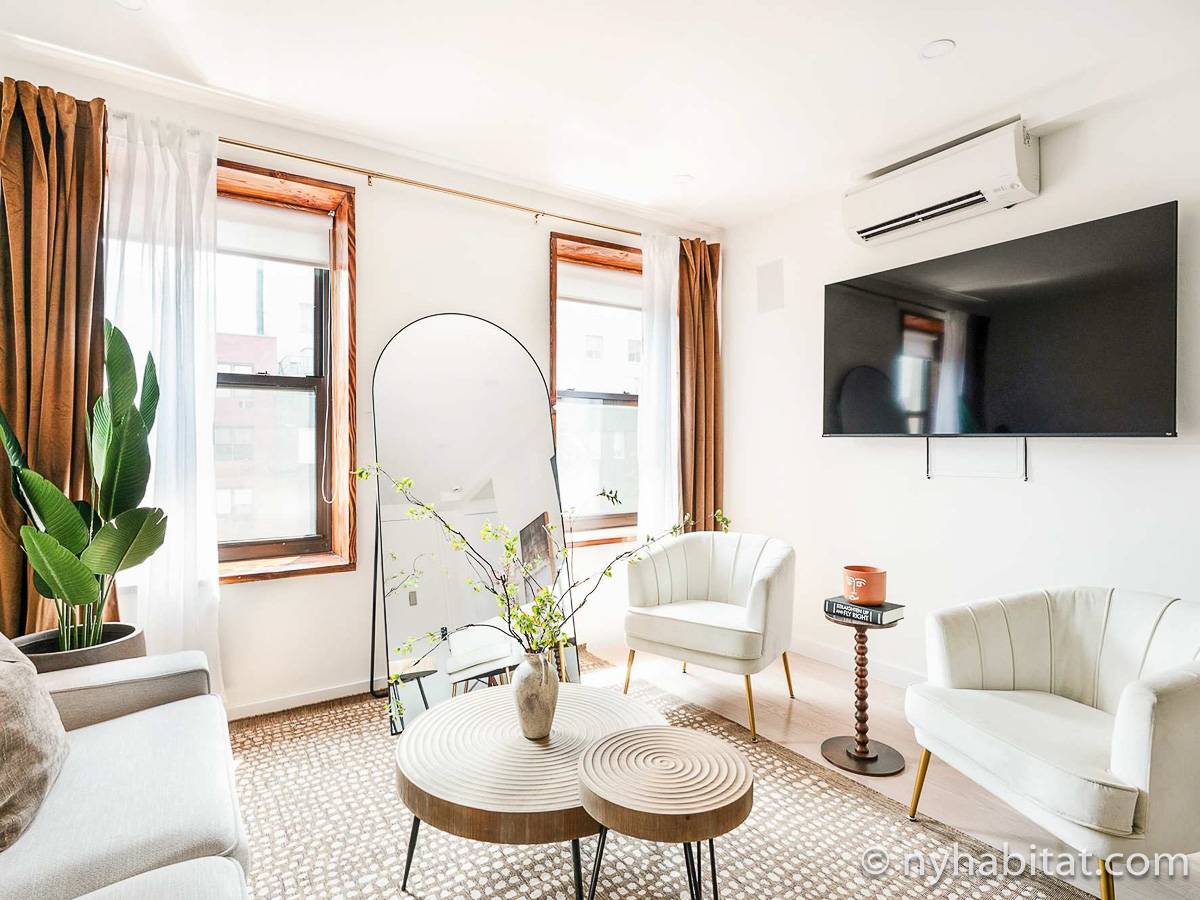 Living room - Photo 2 of 7