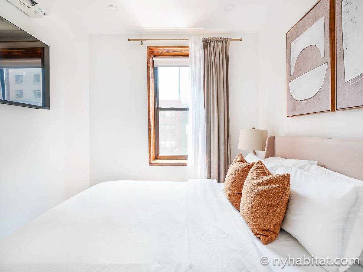 Bedroom - Photo 2 of 4