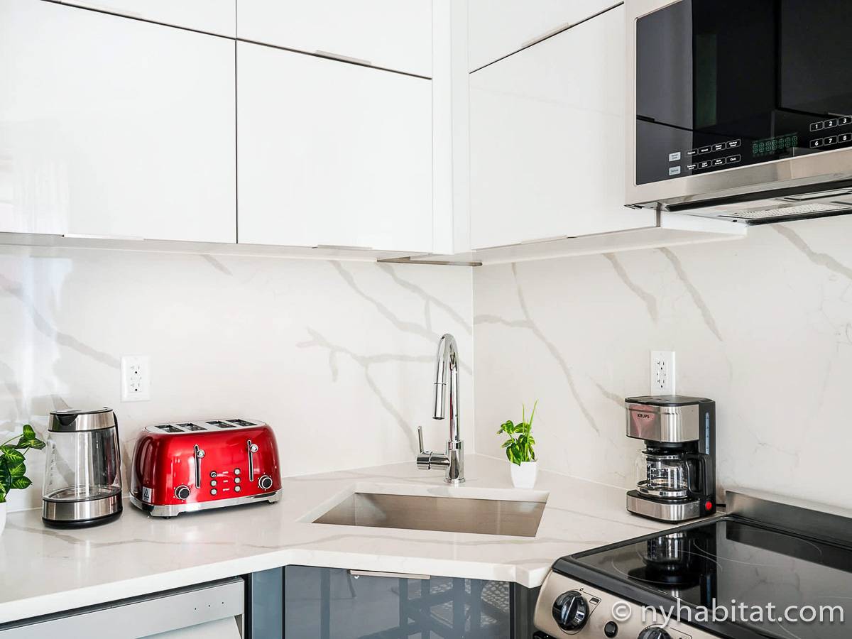 Kitchen - Photo 3 of 4