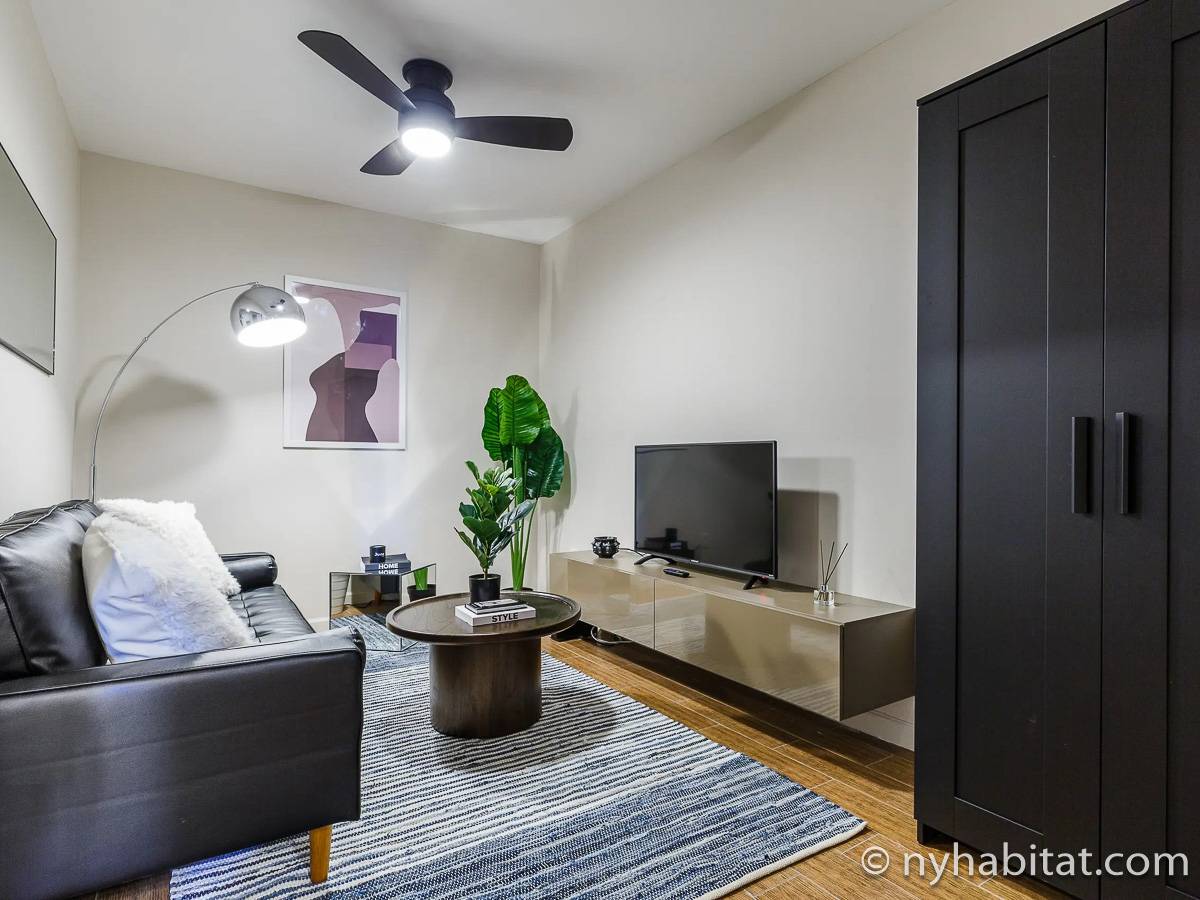 Living room - Photo 2 of 3