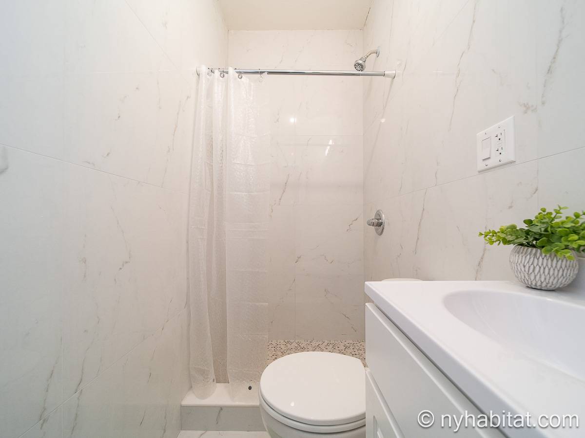 Bathroom 2 - Photo 3 of 3 Bathroom 2 - Photo 3 of 3