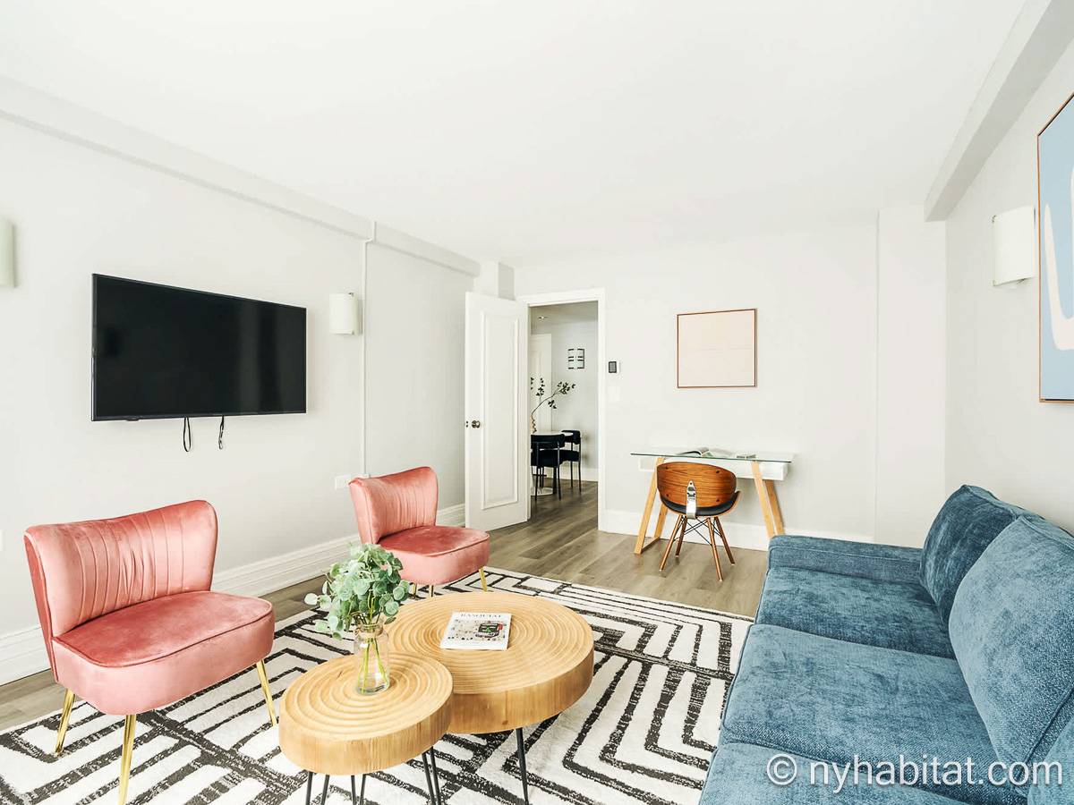 Living room - Photo 4 of 7 Living room - Photo 4 of 7