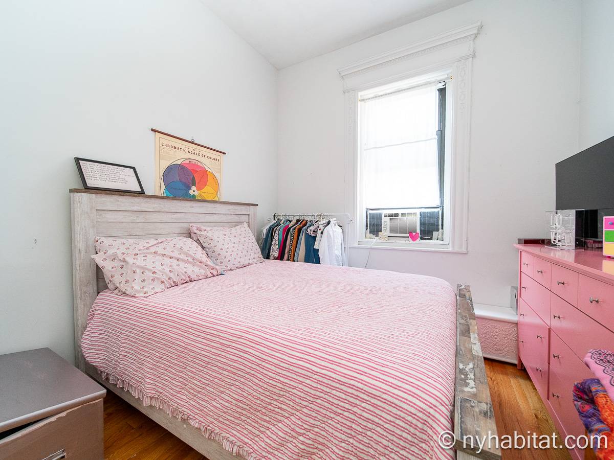 Bedroom - Photo 2 of 5