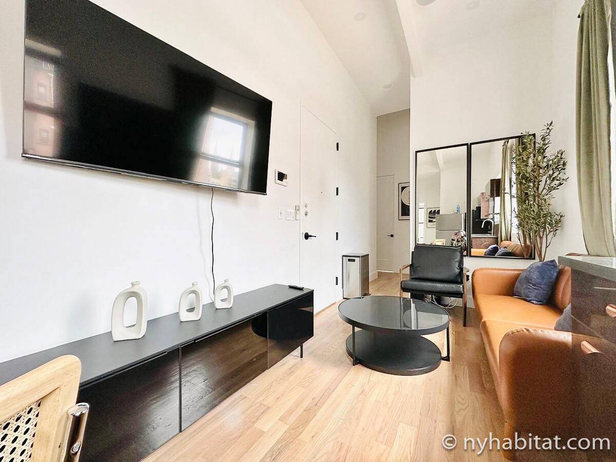 Living room - Photo 2 of 2