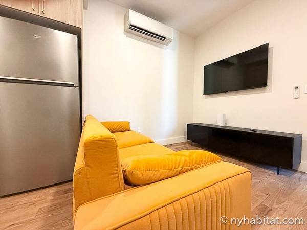 Living room - Photo 2 of 2