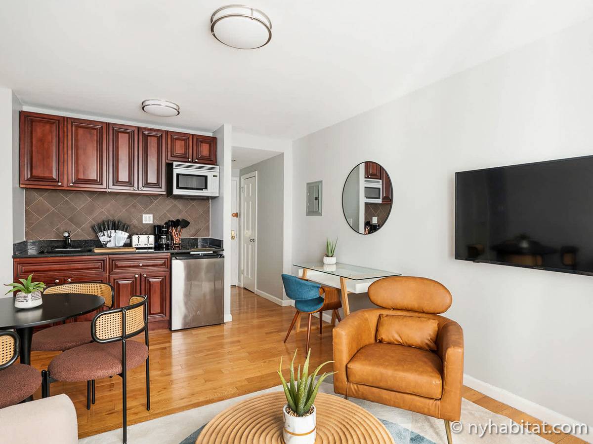 Living room - Photo 4 of 7 Living room - Photo 4 of 7