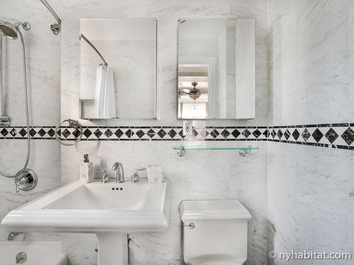 Bathroom - Photo 2 of 2 Bathroom - Photo 2 of 2