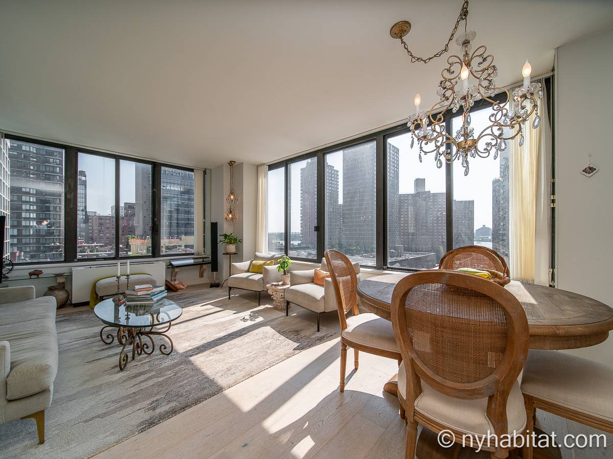 Living room - Photo 1 of 11