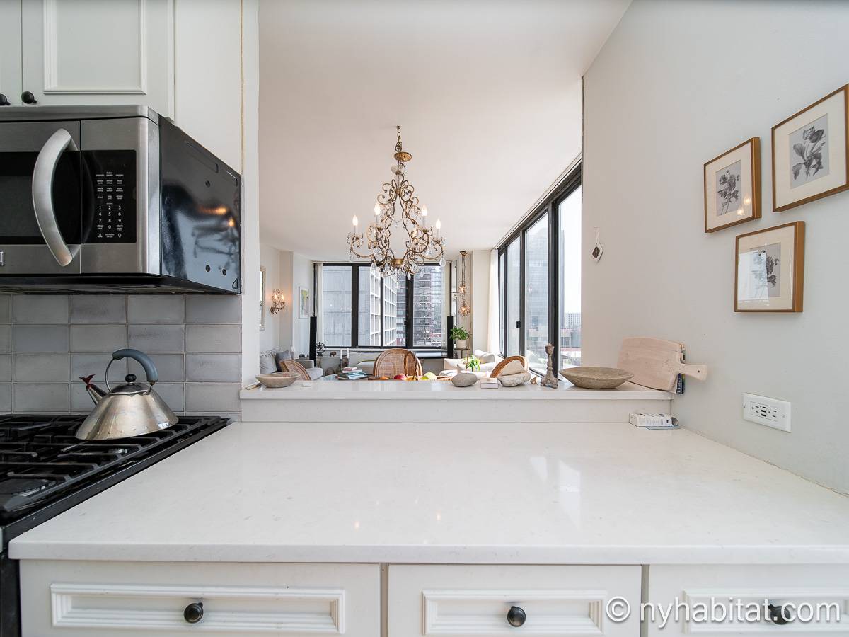 Kitchen - Photo 3 of 5
