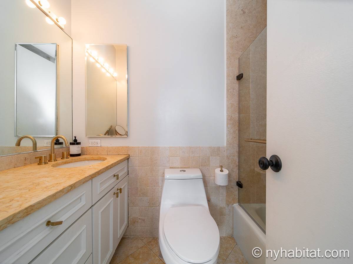 Bathroom 3 - Photo 1 of 3
