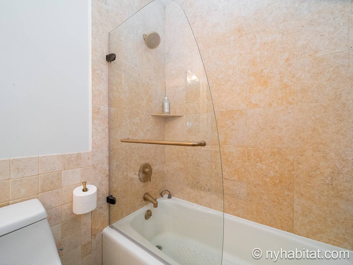 Bathroom 3 - Photo 3 of 3