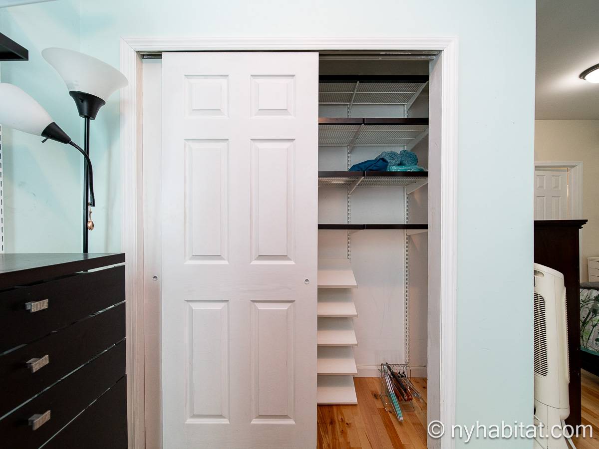 Bedroom - Photo 6 of 10