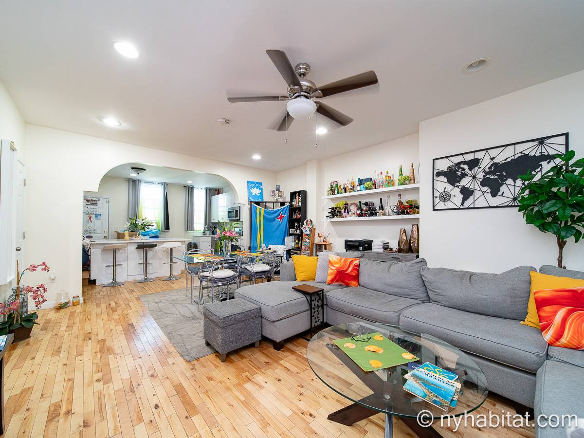Living room - Photo 2 of 7