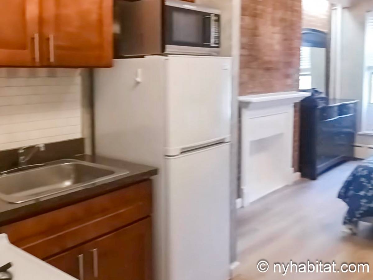 Kitchen - Photo 2 of 5