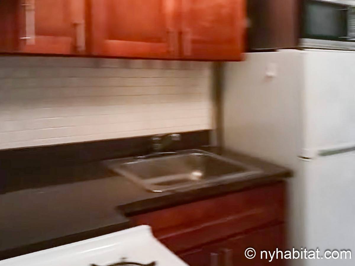 Kitchen - Photo 3 of 5