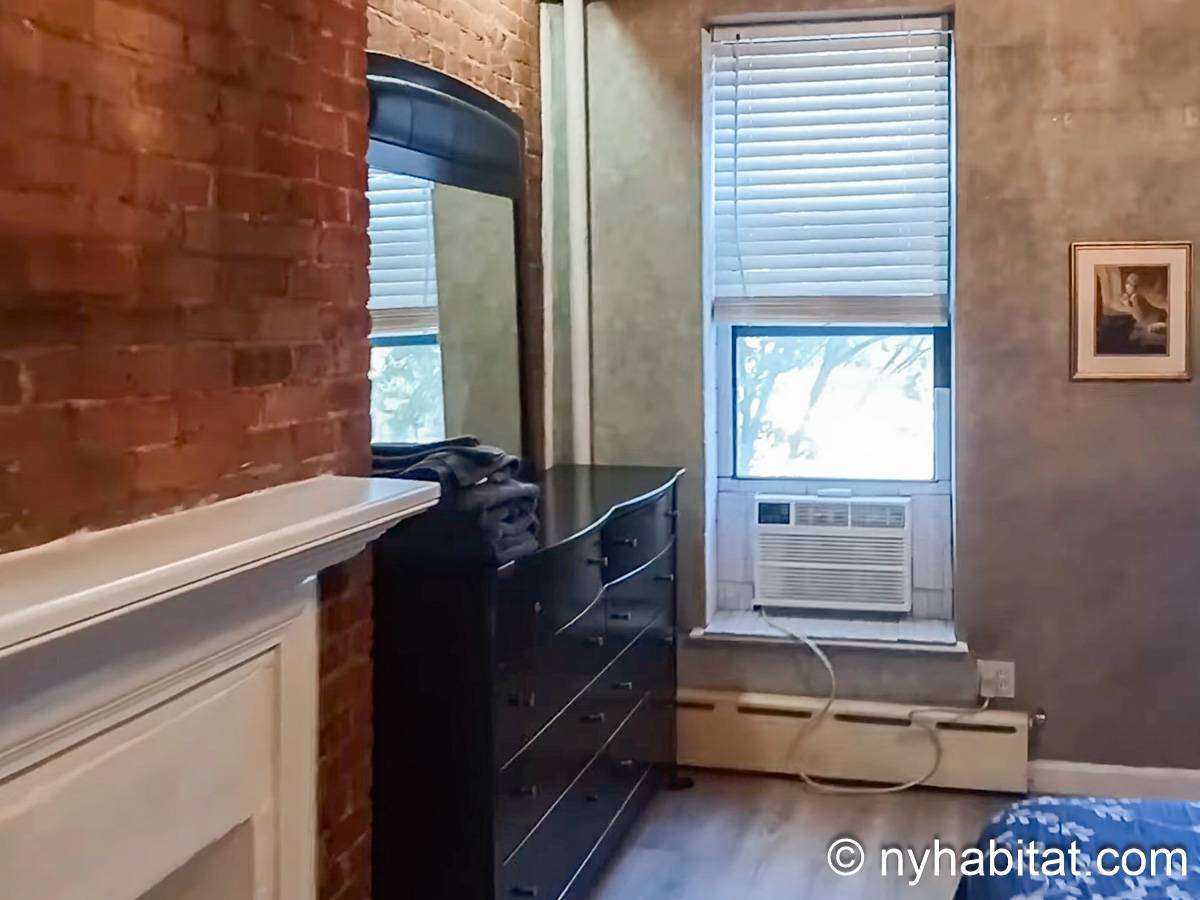 Living room - Photo 2 of 5