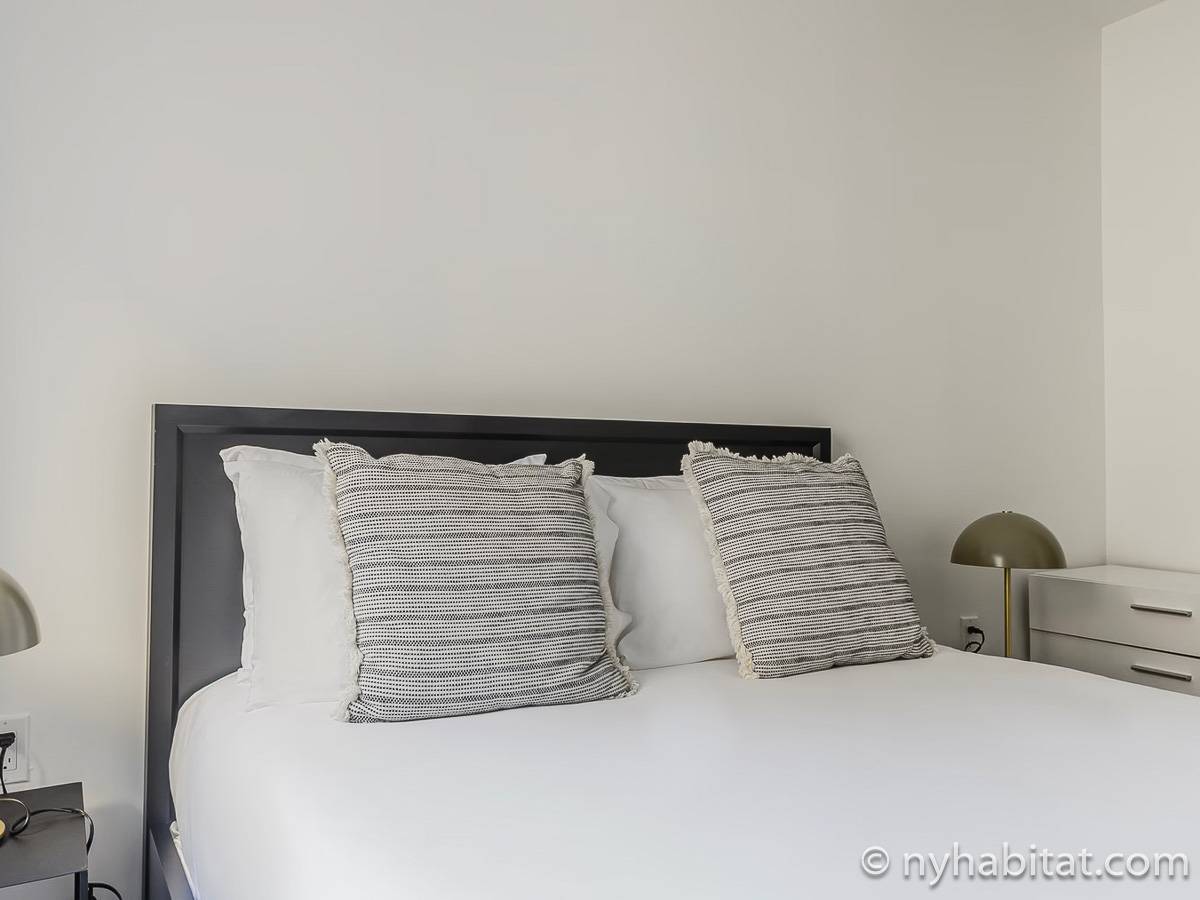 Bedroom - Photo 2 of 3