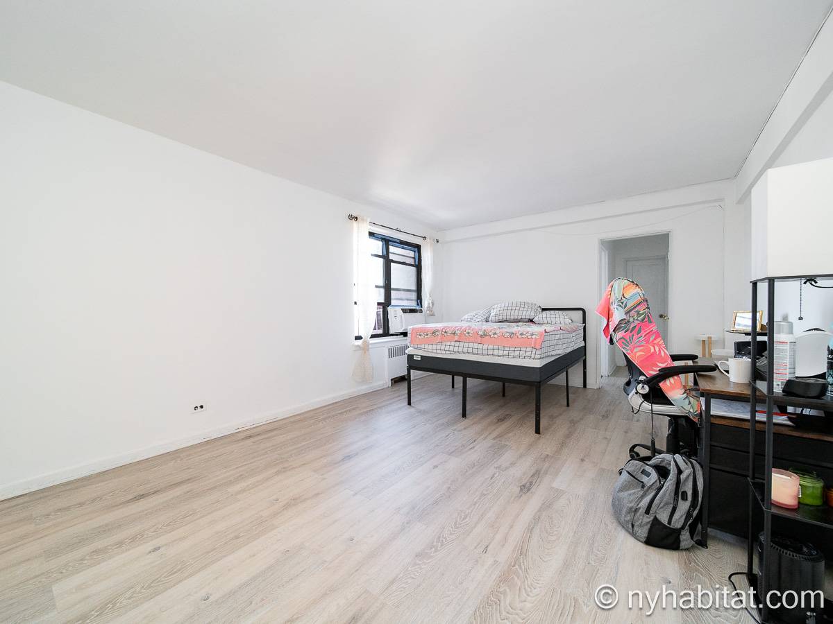 Living room - Photo 1 of 5