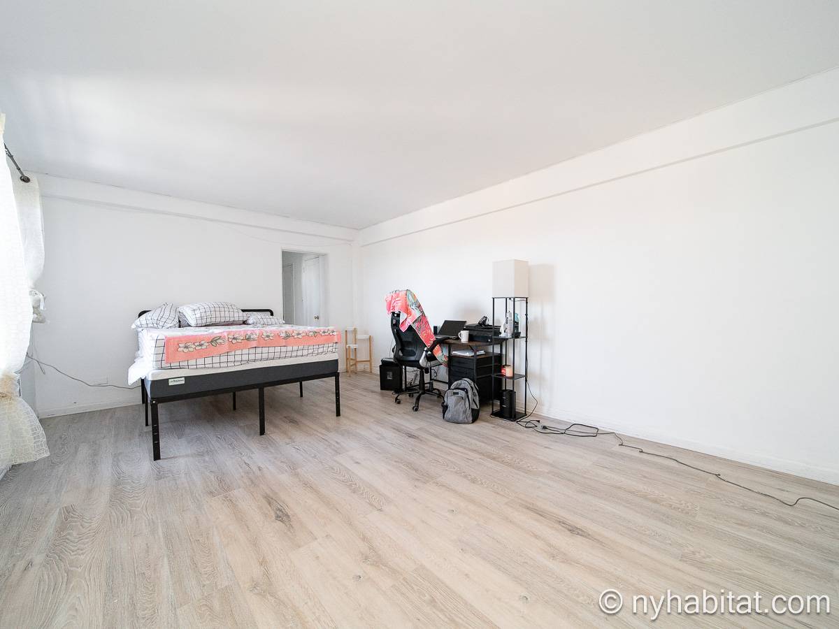 Living room - Photo 2 of 5