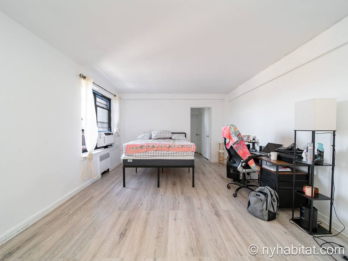 Living room - Photo 5 of 5