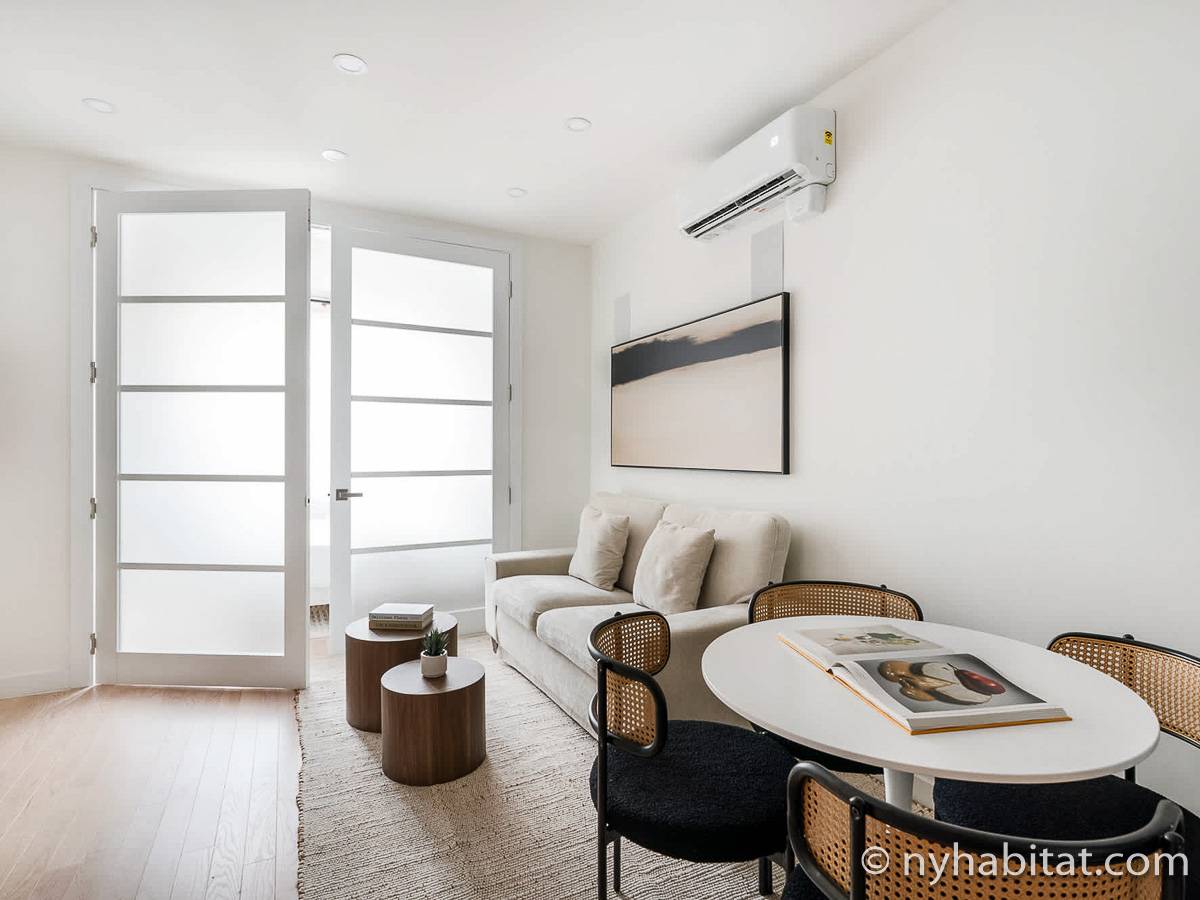 Living room - Photo 5 of 5