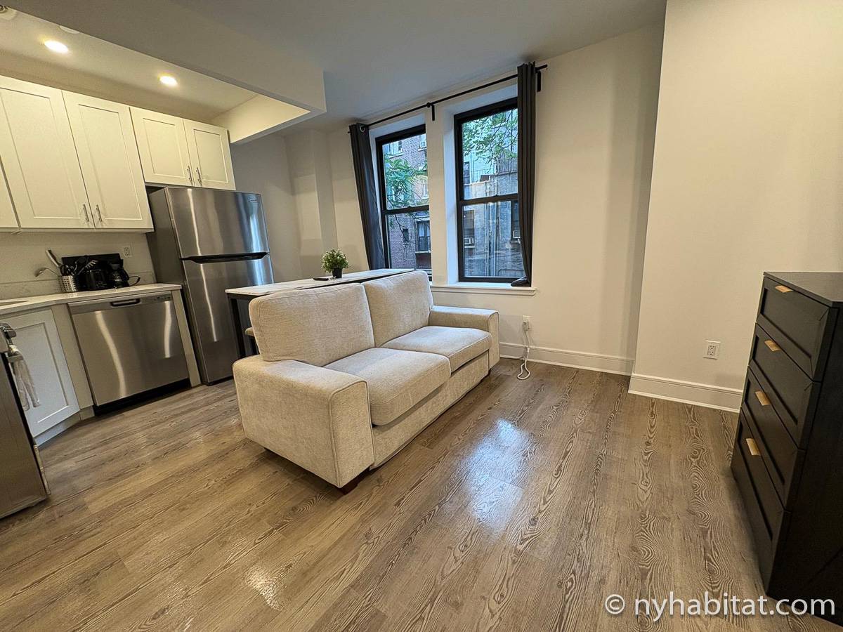 Living room - Photo 3 of 6