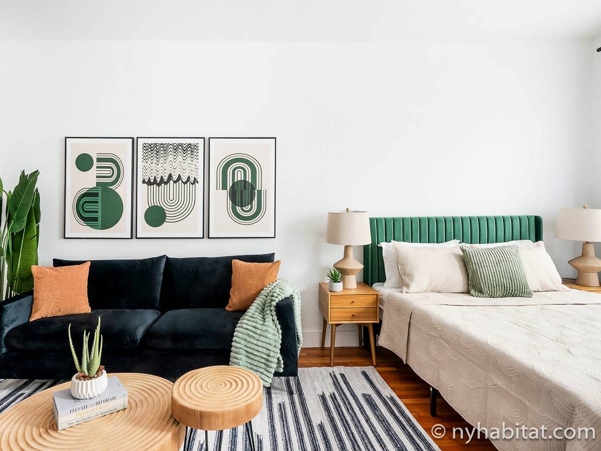Living room - Photo 3 of 11