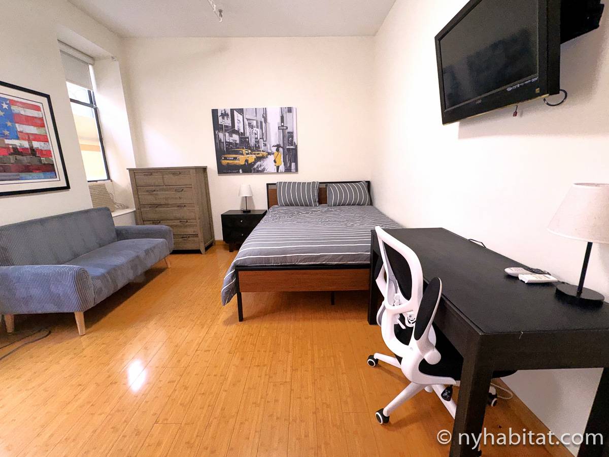 Living room - Photo 2 of 7