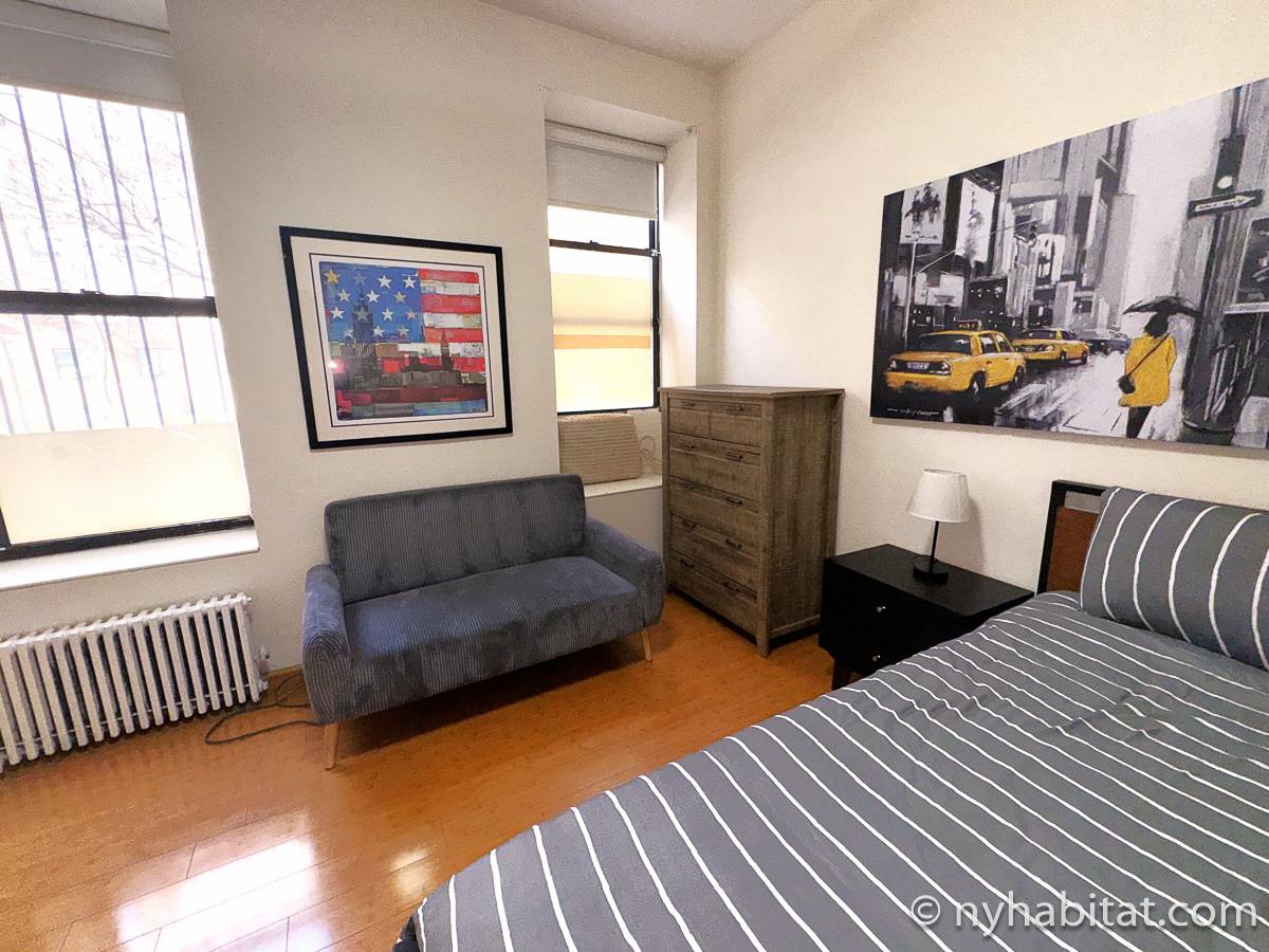 Living room - Photo 5 of 7