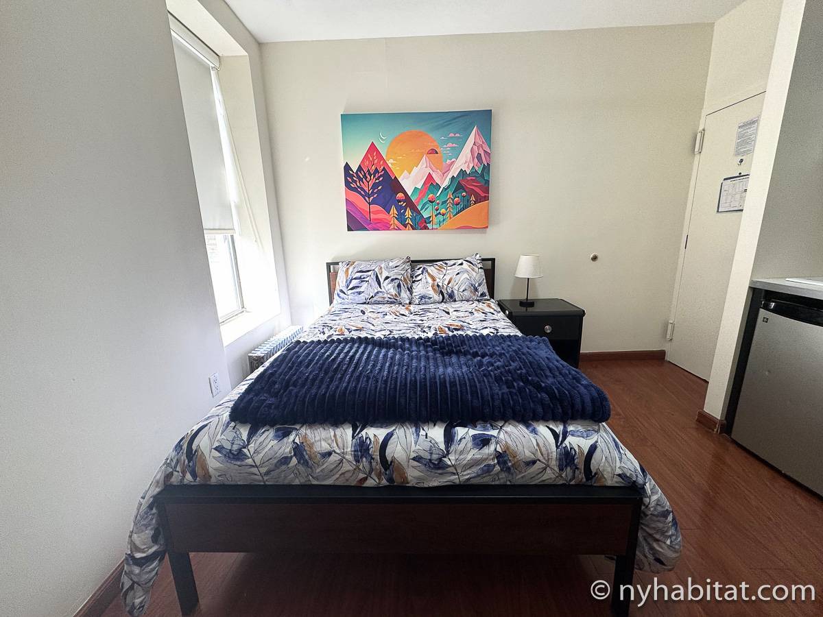 Living room - Photo 2 of 4