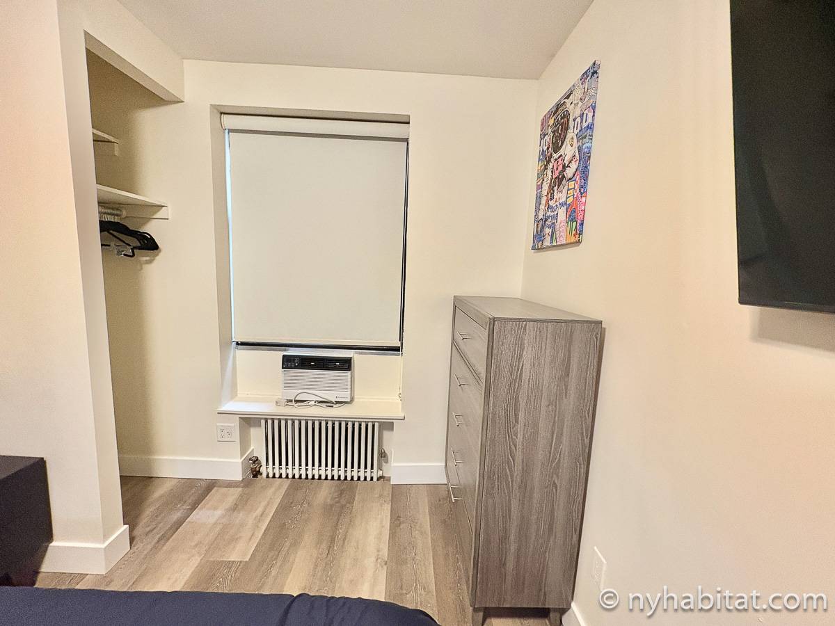 Living room - Photo 6 of 6
