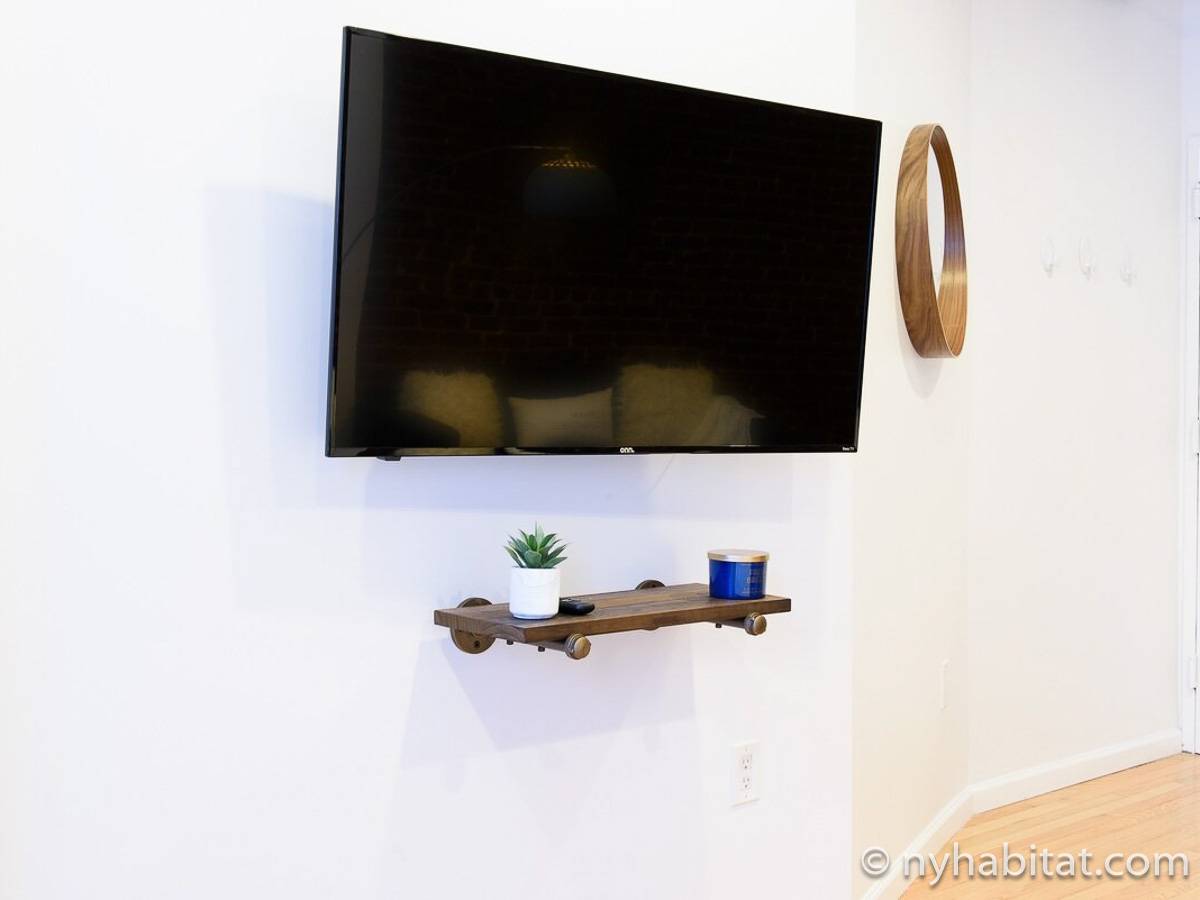 Living room - Photo 9 of 9 Living room - Photo 9 of 9