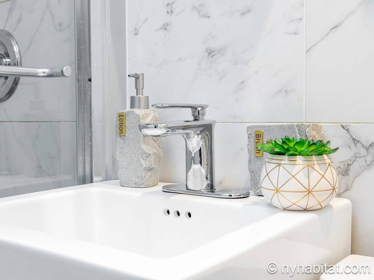 Bathroom - Photo 4 of 4 Bathroom - Photo 4 of 4