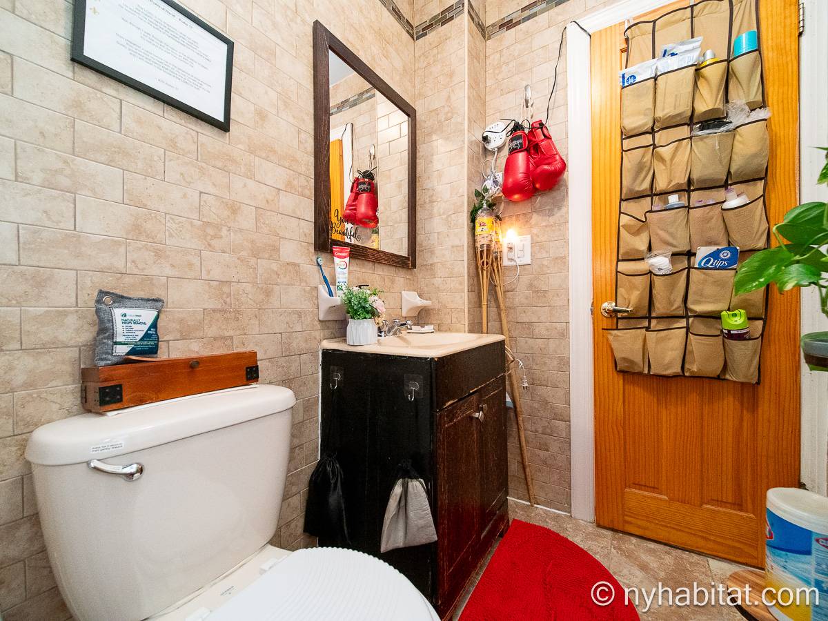 Bathroom 1 - Photo 3 of 3