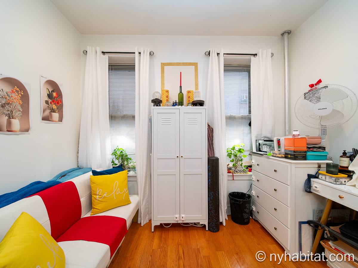Living room - Photo 2 of 5
