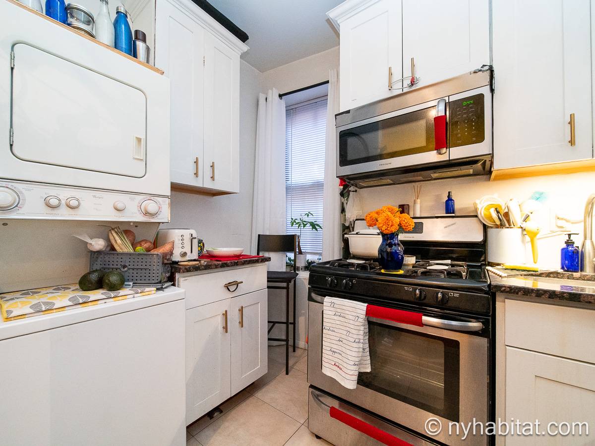 Kitchen - Photo 2 of 5