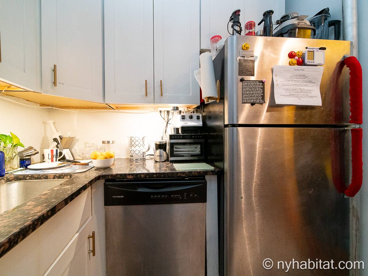 Kitchen - Photo 4 of 5