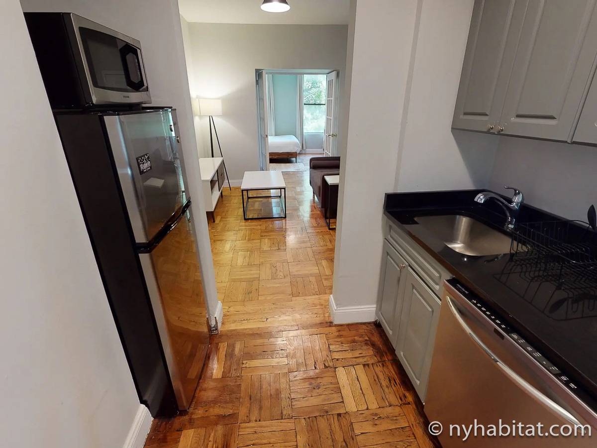 Kitchen - Photo 3 of 4