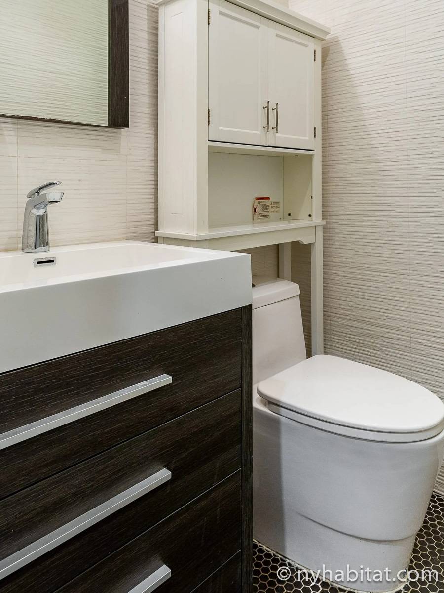 Bathroom - Photo 2 of 4 Bathroom - Photo 2 of 4
