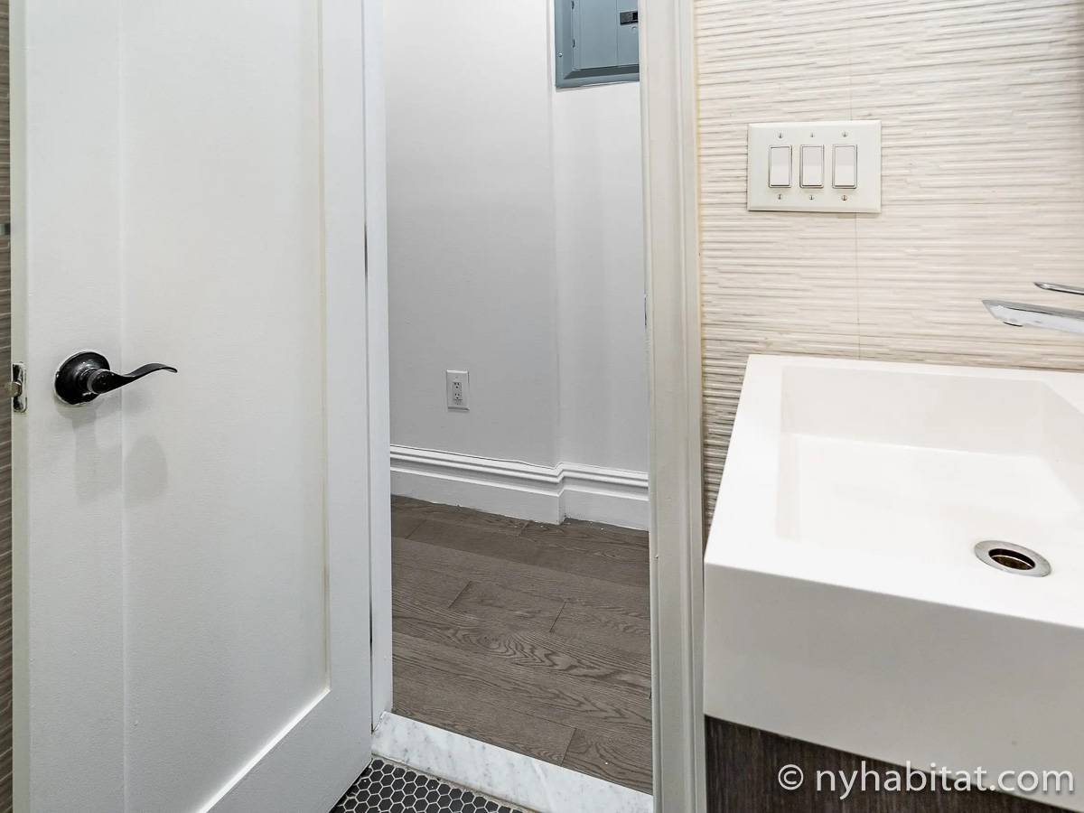 Bathroom - Photo 4 of 4 Bathroom - Photo 4 of 4