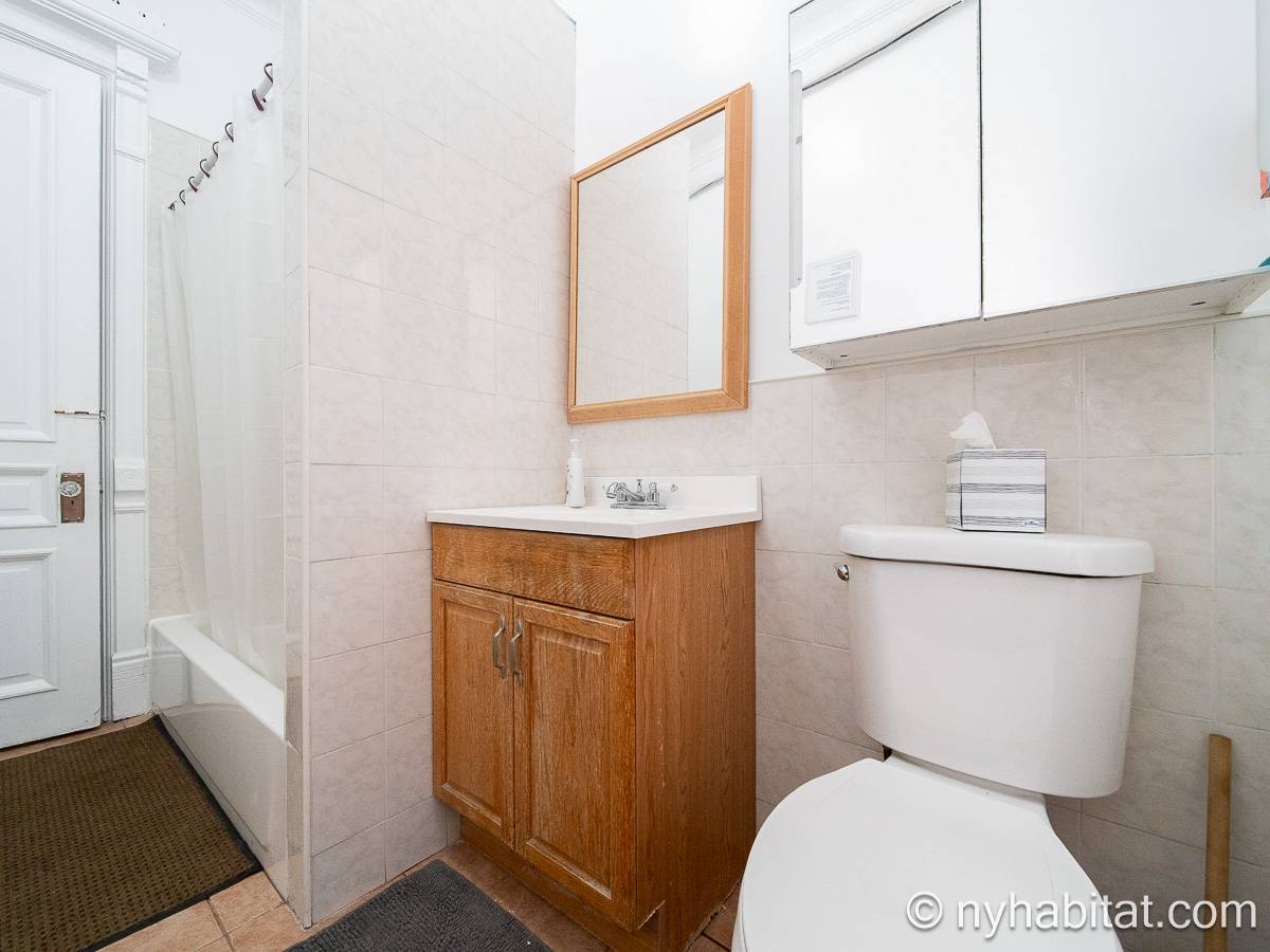 Bathroom - Photo 3 of 4 Bathroom - Photo 3 of 4