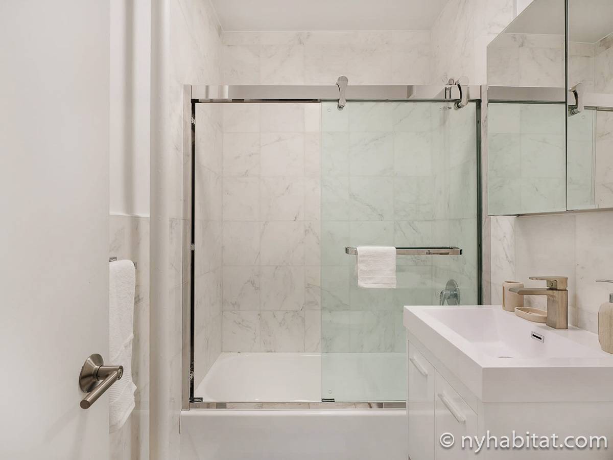 Bathroom - Photo 2 of 2 Bathroom - Photo 2 of 2