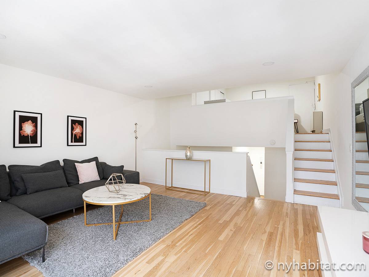 Living room - Photo 3 of 7