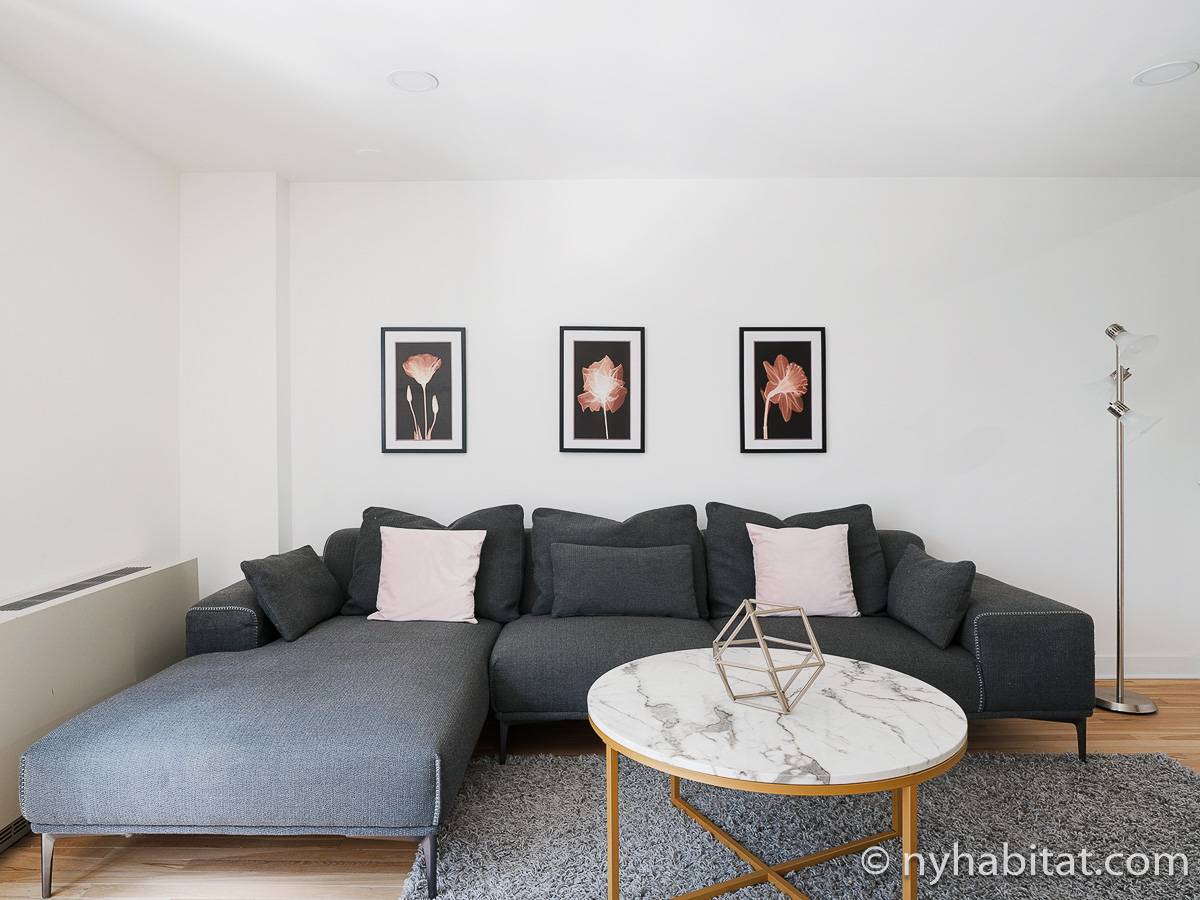 Living room - Photo 2 of 7