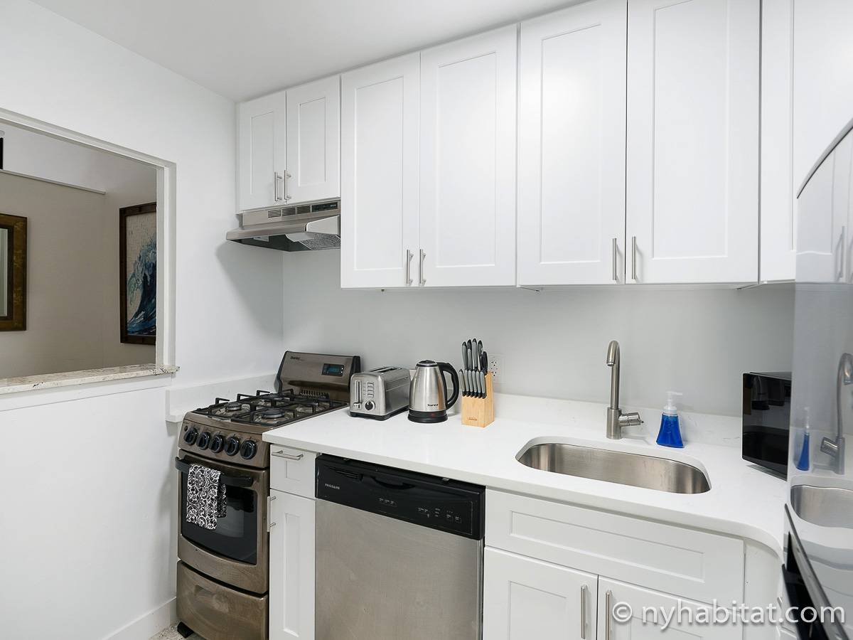 Kitchen - Photo 3 of 5