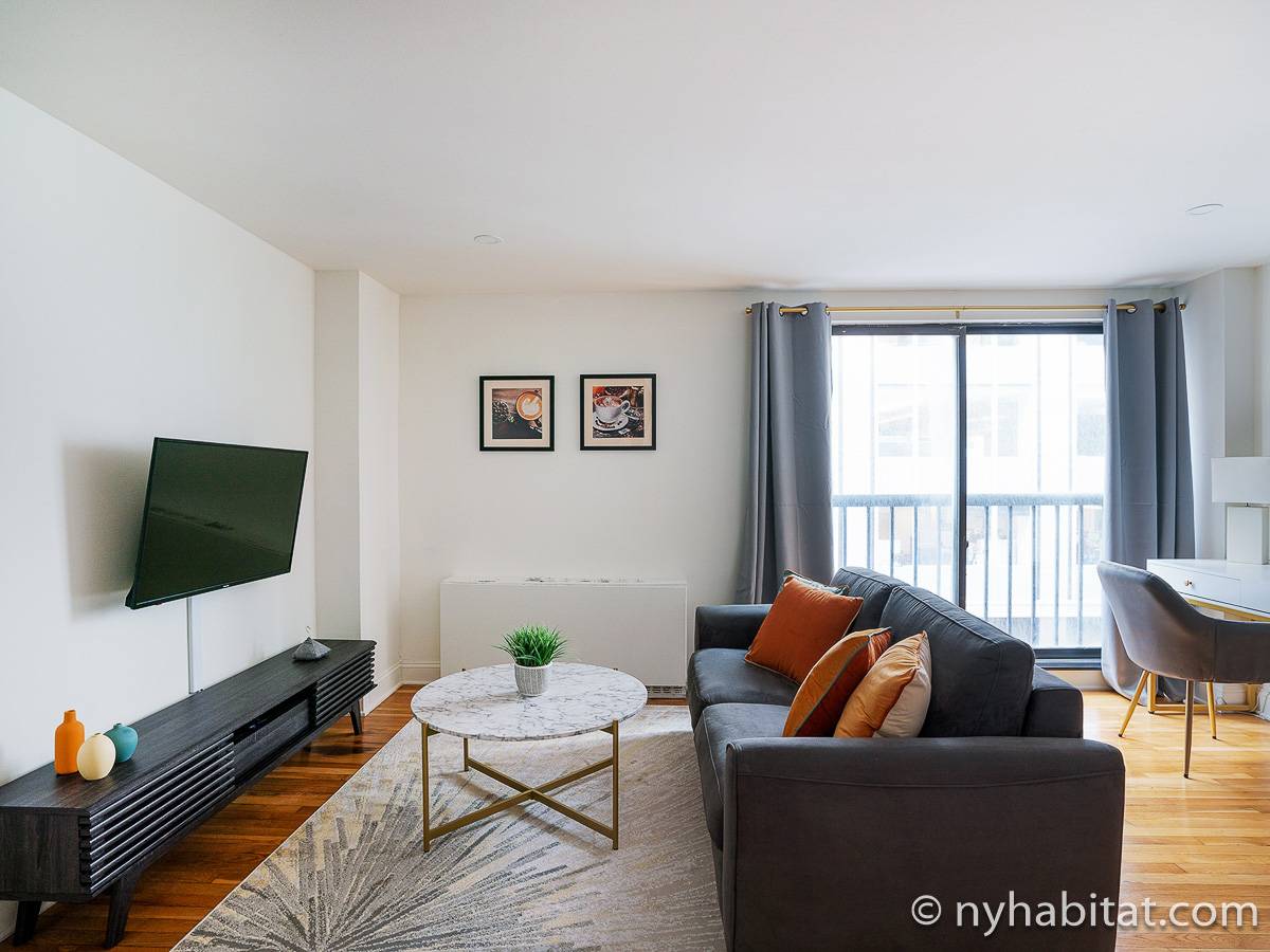Living room - Photo 2 of 9