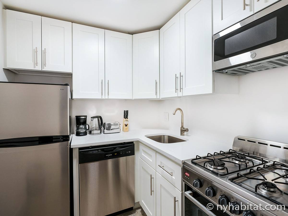 Kitchen - Photo 2 of 4