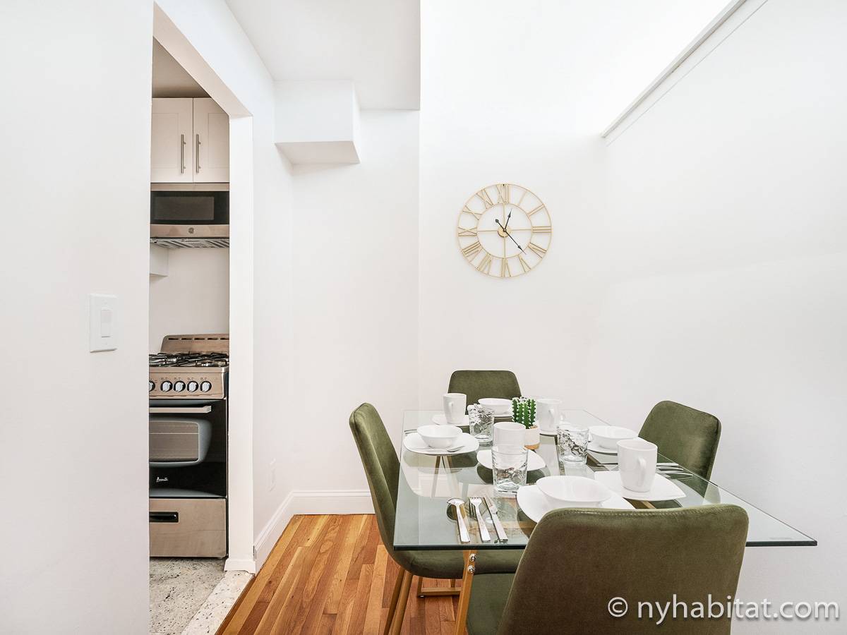 Kitchen - Photo 3 of 4