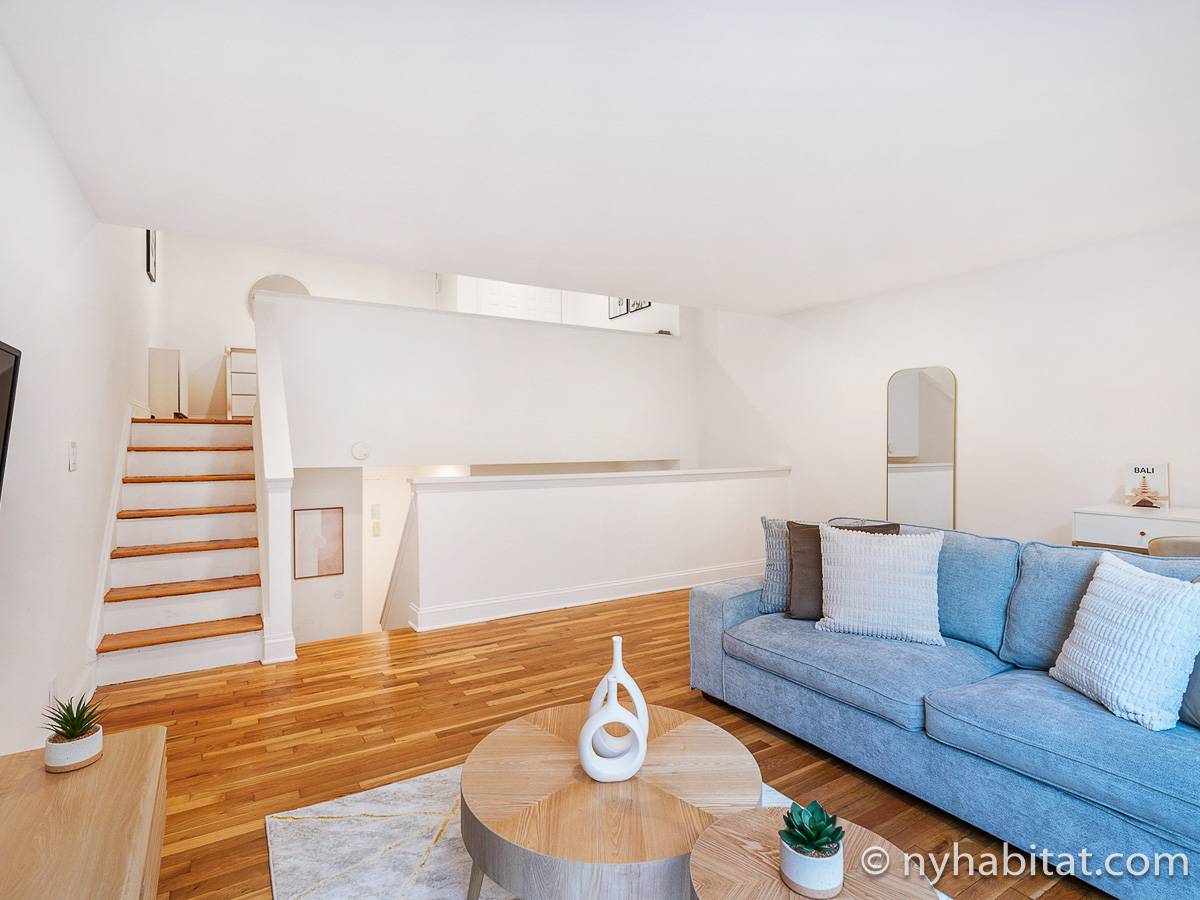 Living room - Photo 6 of 9